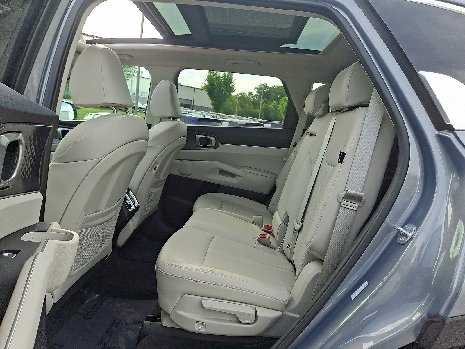 Certified 2025 Kia Sorento S w/ Panoramic Sunroof Package AWD/4WD image 10