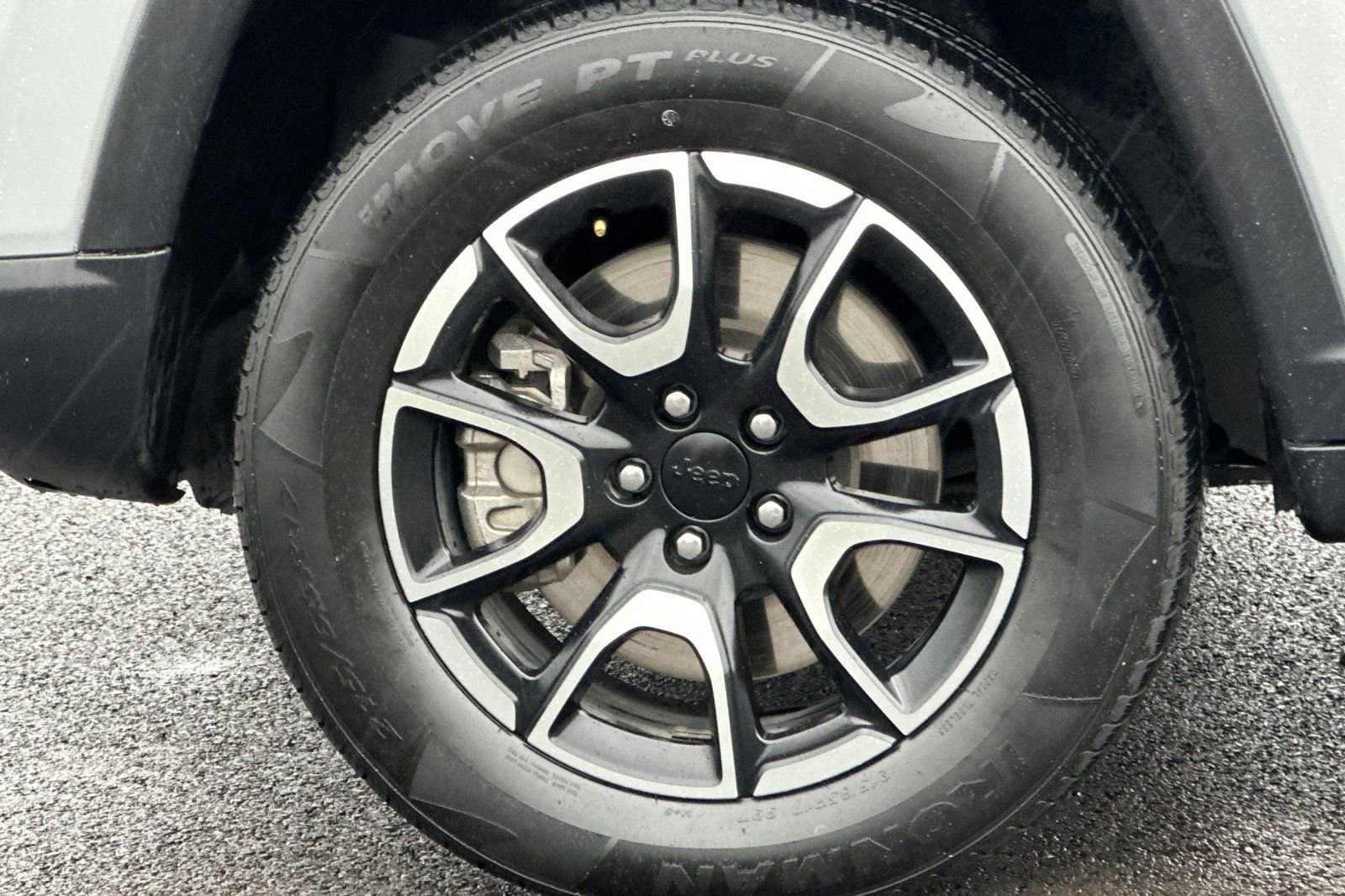 Used 2024 Jeep Compass Trailhawk AWD/4WD image 31