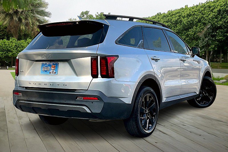 Used 2022 Kia Sorento S image 2