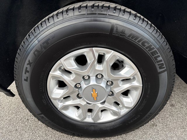 Used 2024 Chevrolet Silverado 3500 LTZ w/ LTZ Convenience Package RWD image 12