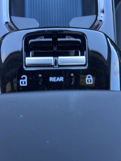 New 2026 Volvo EX30 Plus w/ Protection Package image 19