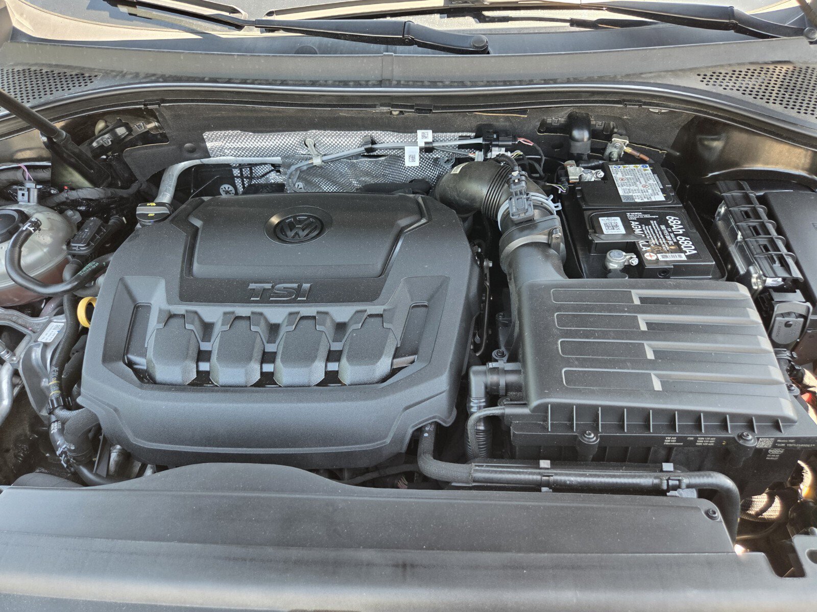 Used 2022 Volkswagen Tiguan SE R-Line FWD image 26