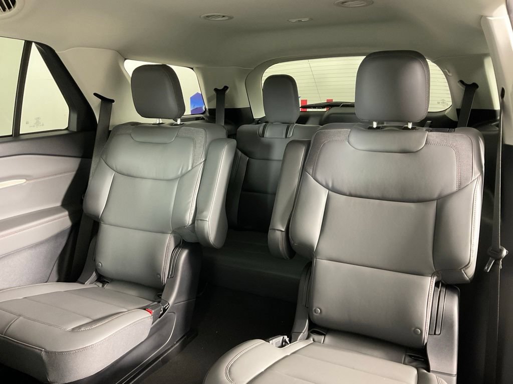 New 2026 Ford Explorer Active w/ Active Comfort Package RWD image 16