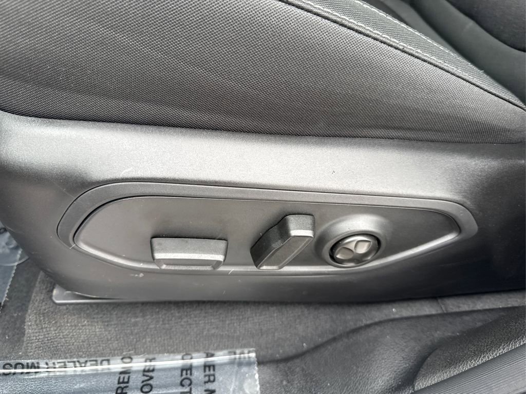 Used 2025 Jeep Grand Cherokee L Laredo w/ Luxury Tech Group I image 40