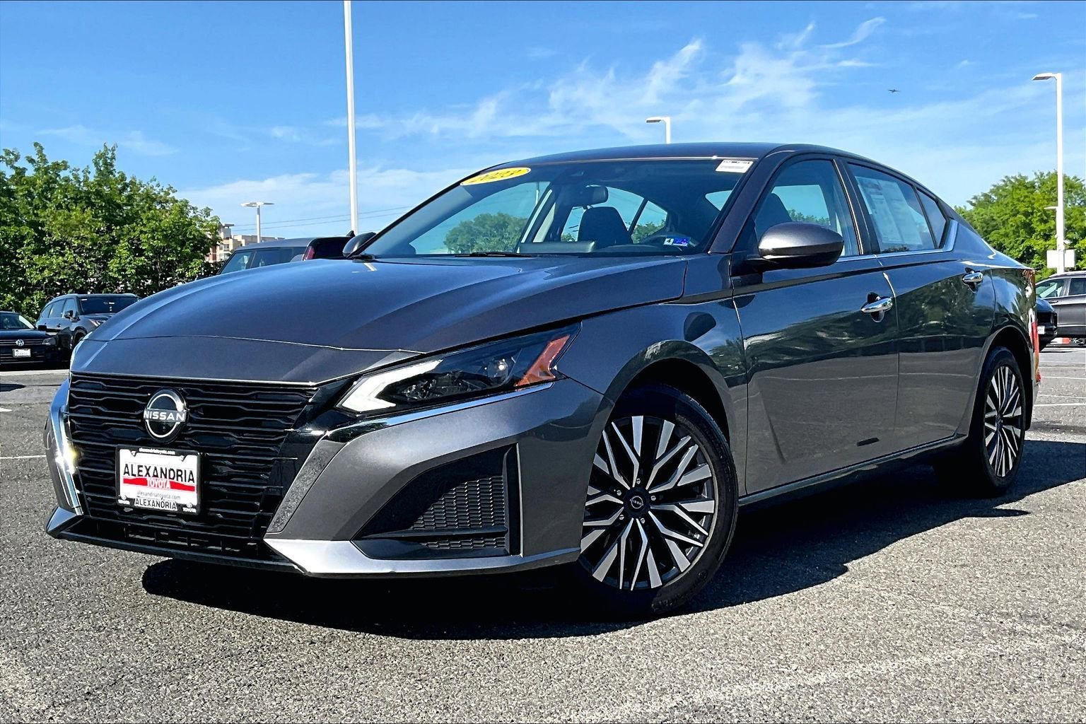 Used 2023 Nissan Altima 2.5 SV w/ SV Premium Package AWD/4WD image 1