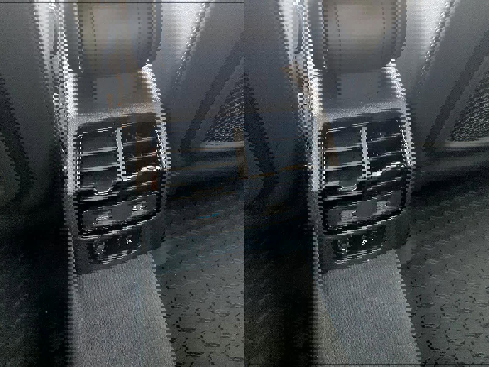 Used 2025 Audi Q3 2.0T Premium Plus image 37