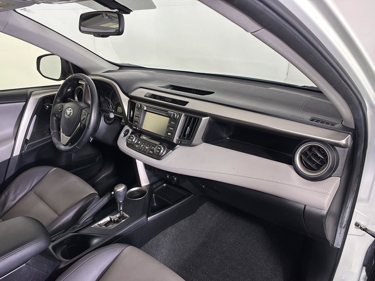 Used 2015 Toyota RAV4 Limited AWD/4WD image 23