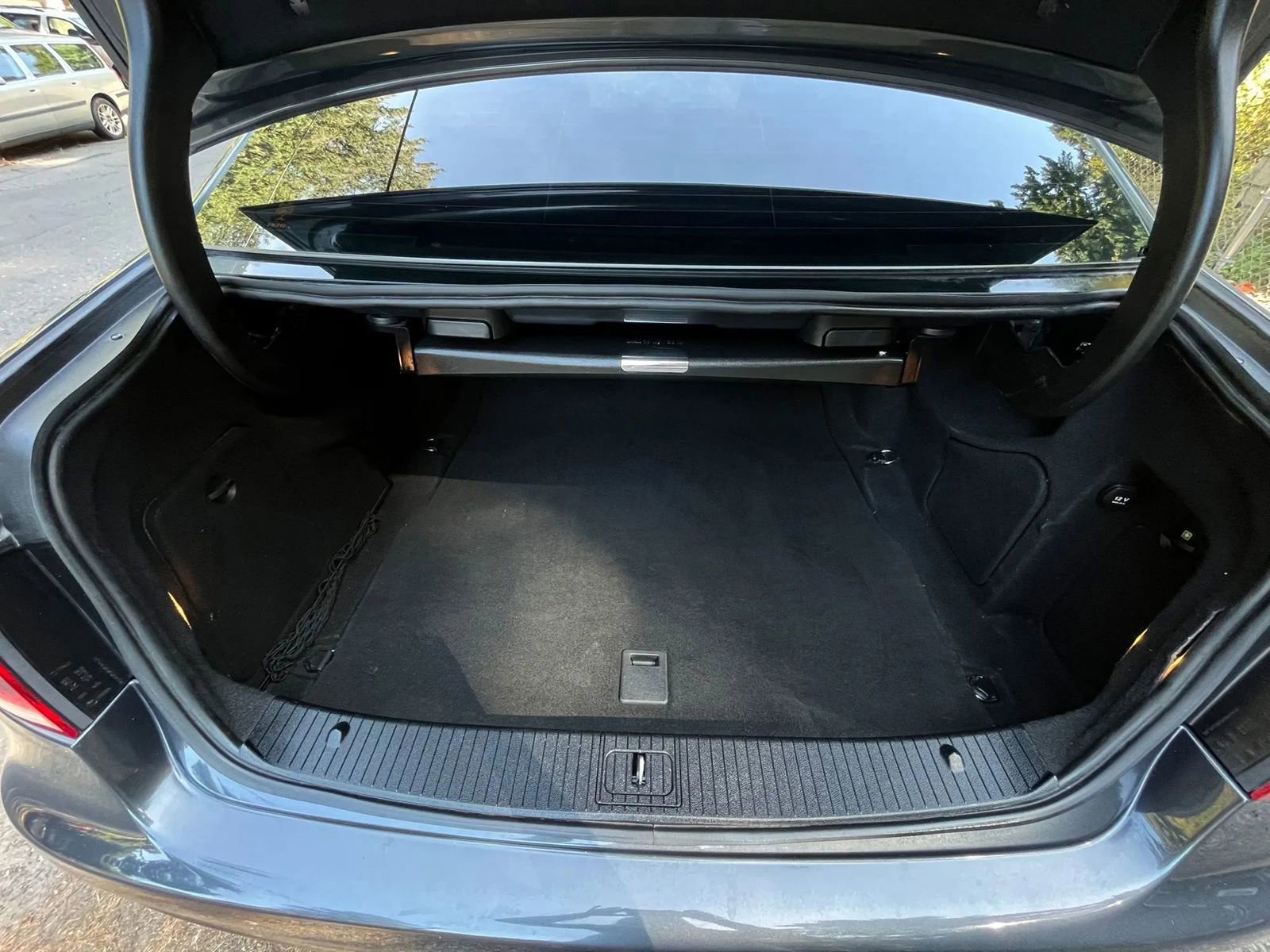 Used 2016 Mercedes-Benz E 350 Sedan image 13