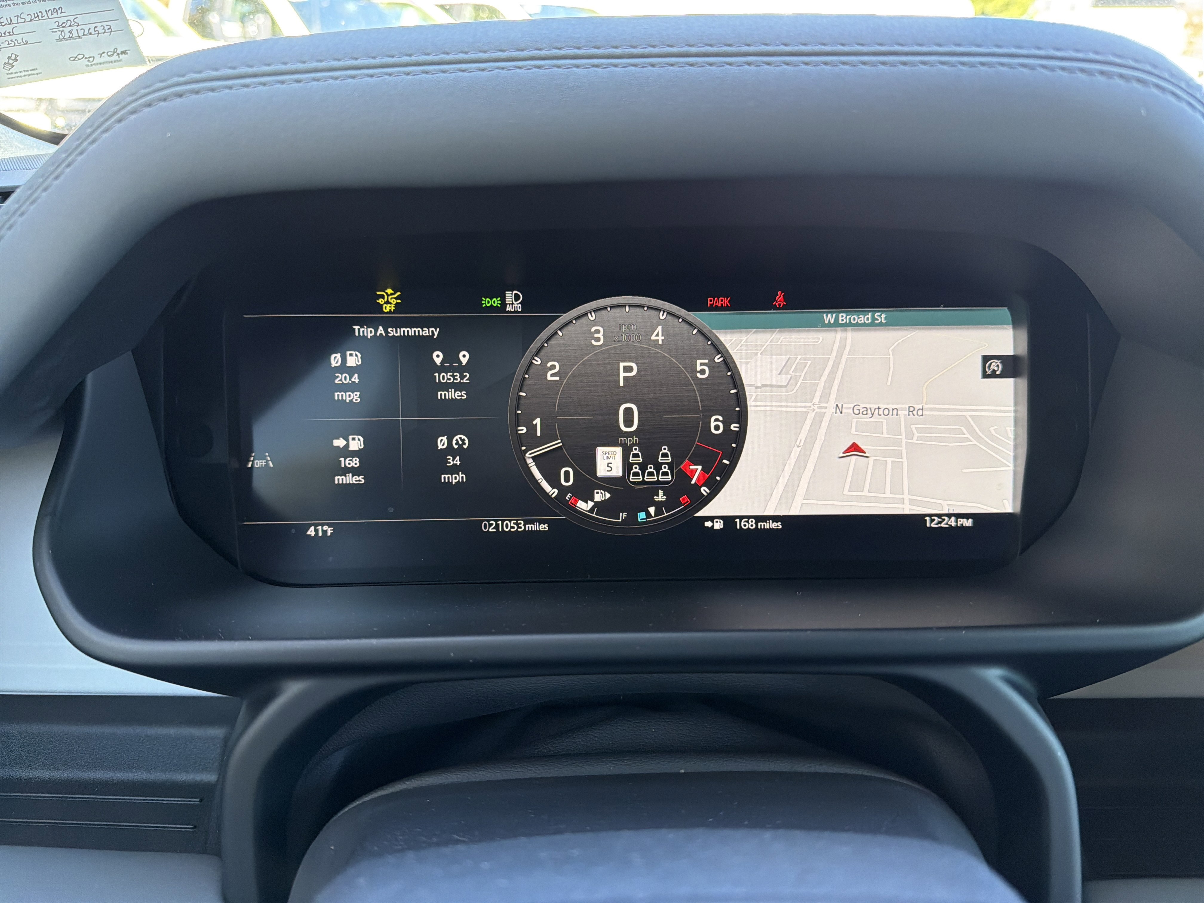 Used 2025 Land Rover Defender 130 X-Dynamic SE image 21