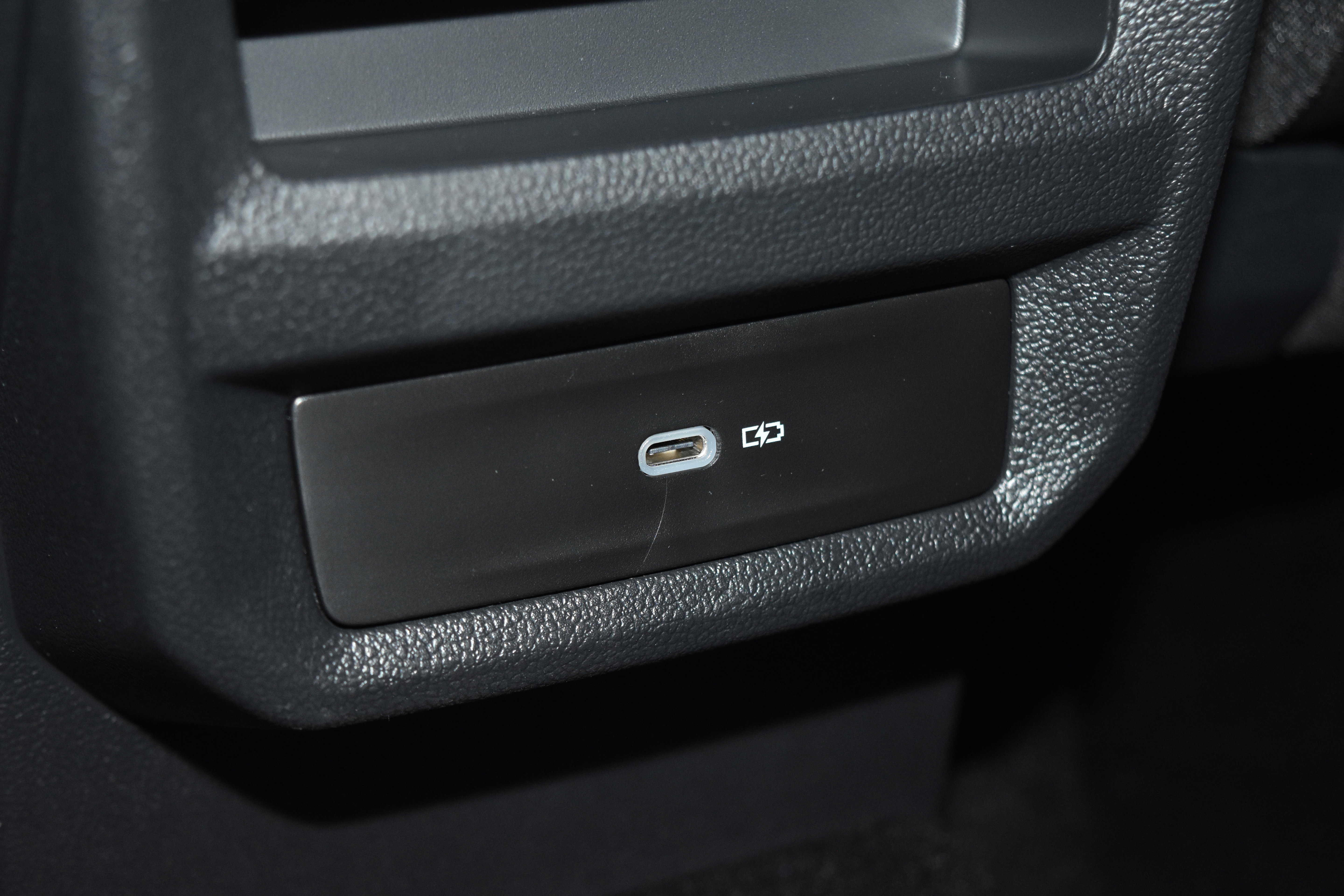 New 2025 Volkswagen Taos SE image 17