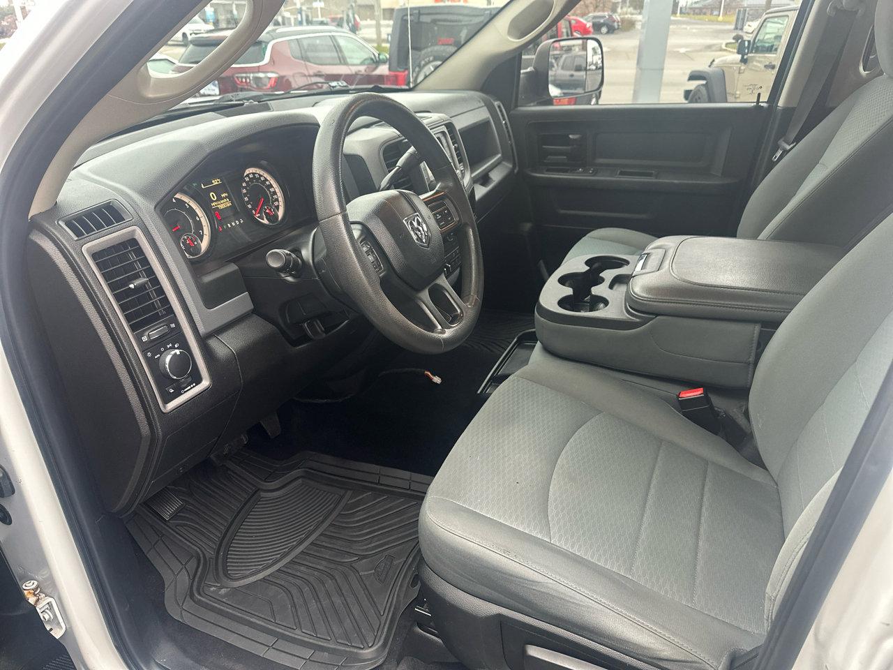 Used 2018 RAM 2500 Tradesman w/ Chrome Appearance Group image 13