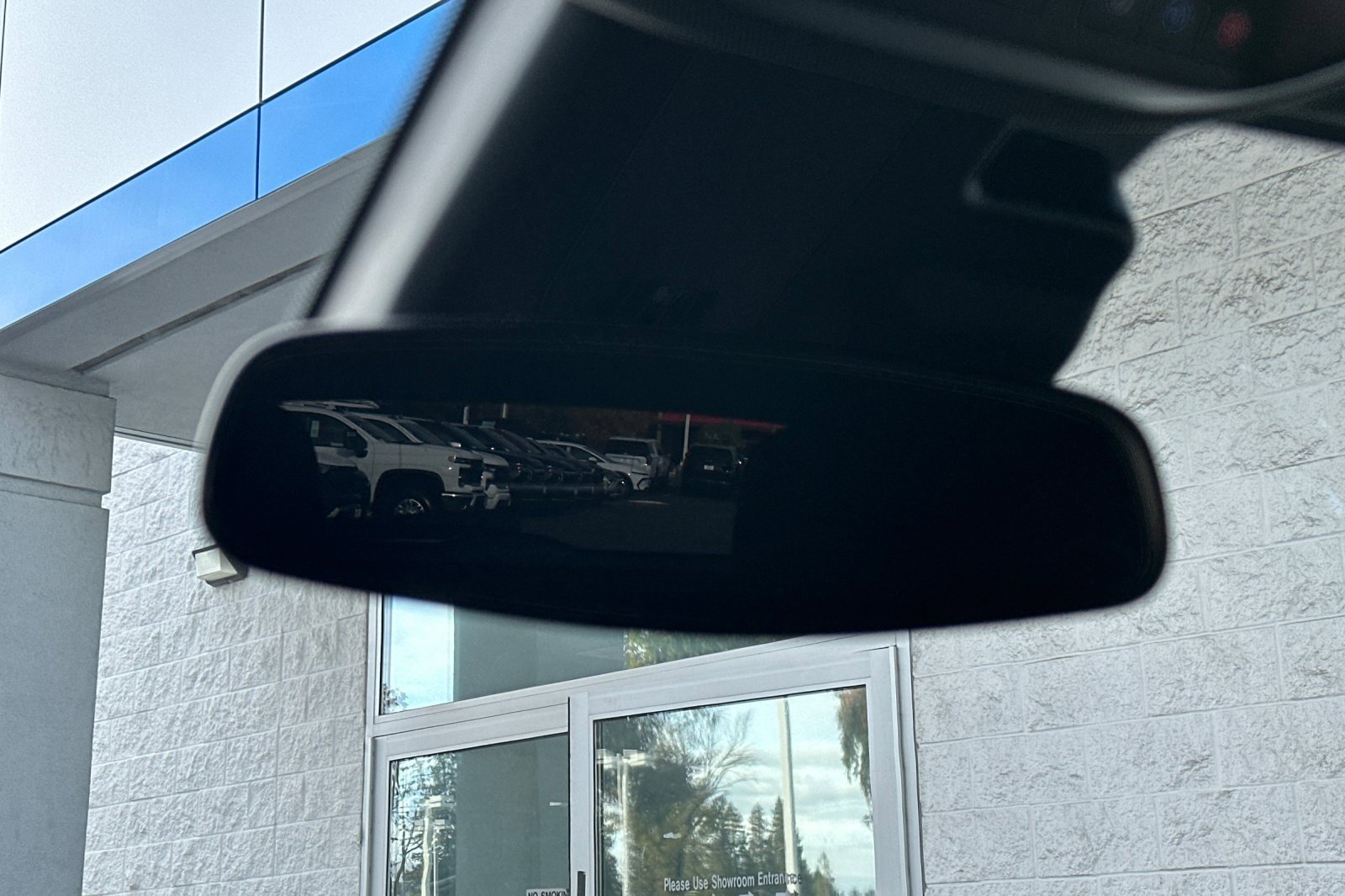 Used 2025 Chevrolet Trax RS w/ Driver Confidence Package image 26