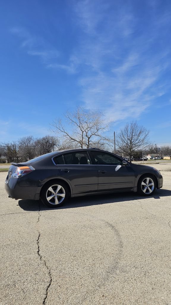 Used 2008 Nissan Altima 3.5 SE w/ Sport Pkg FWD image 3