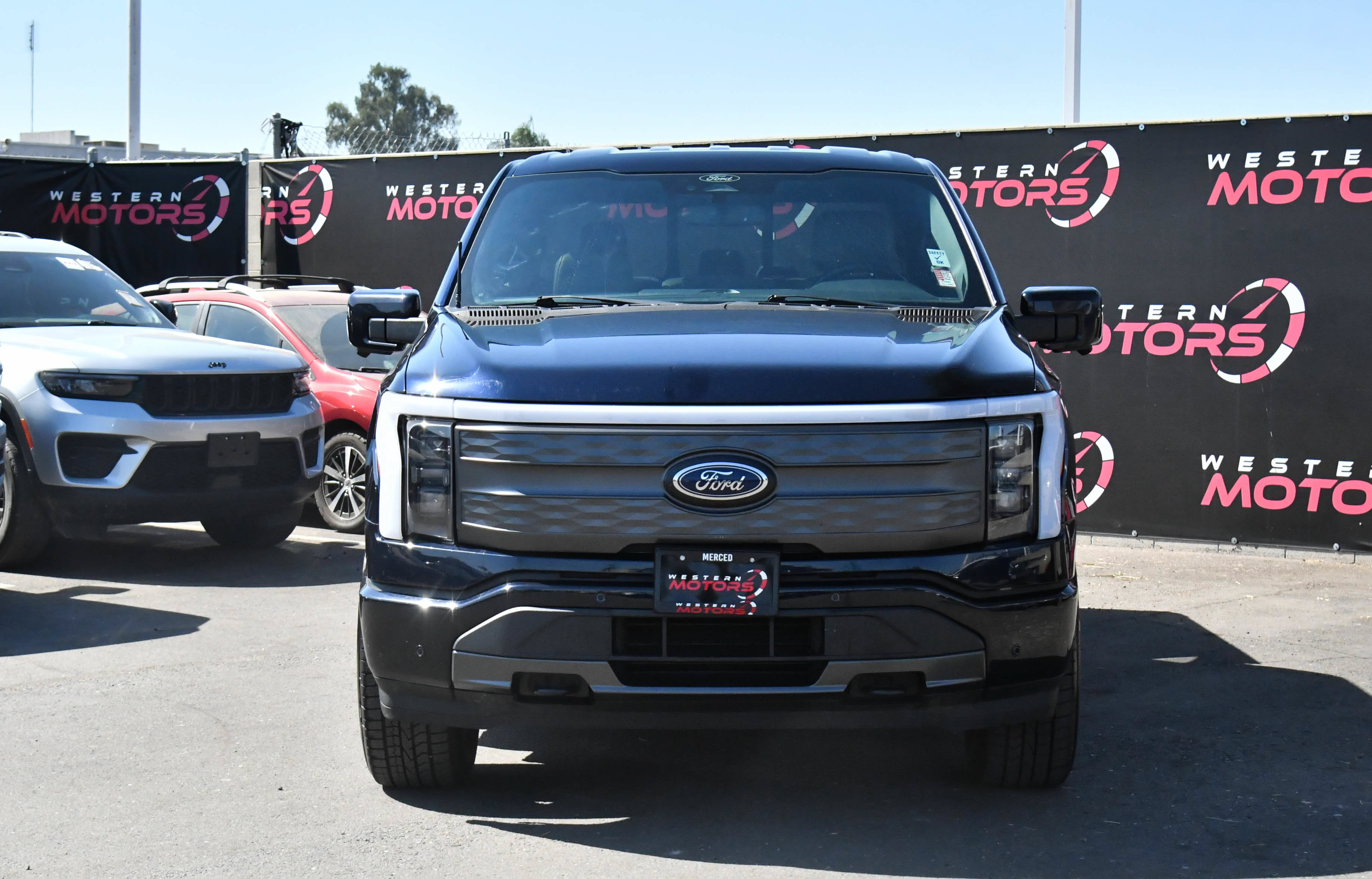 Used 2022 Ford F150 Lightning Lariat AWD/4WD image 2