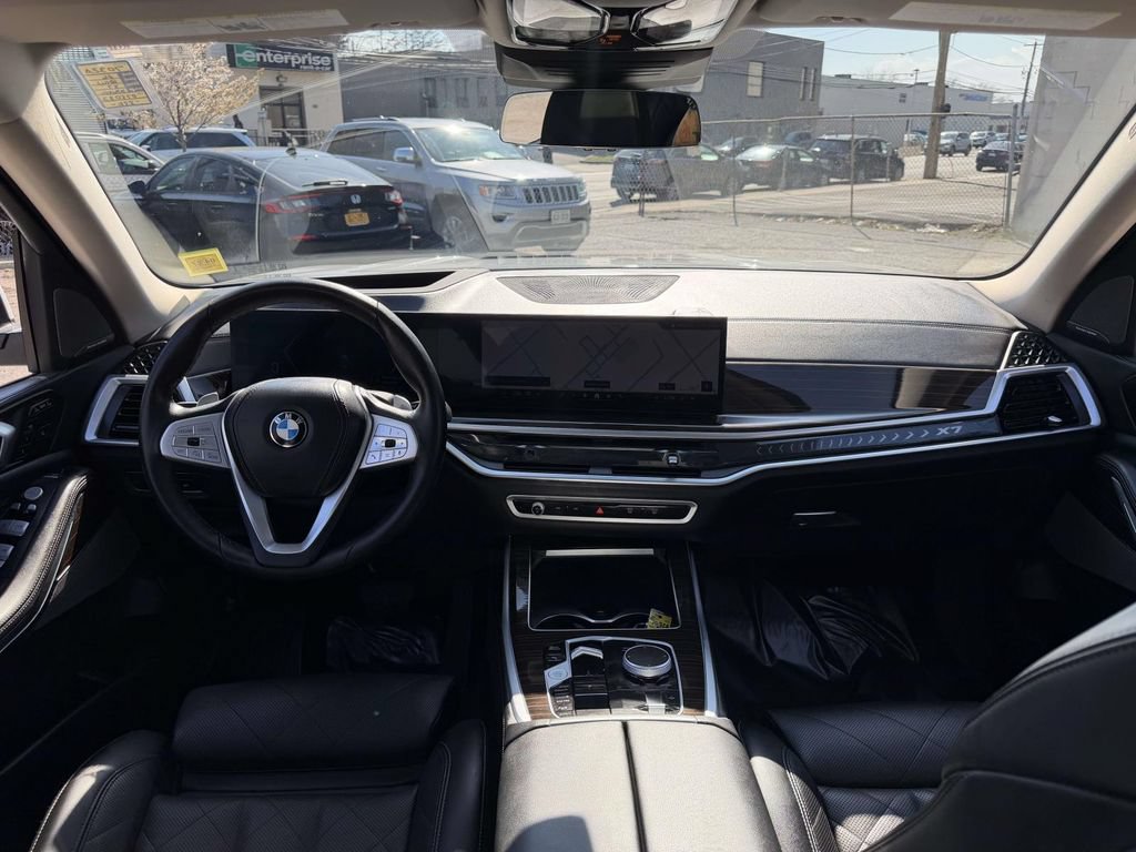 Used 2026 BMW X7 xDrive40i AWD/4WD image 19