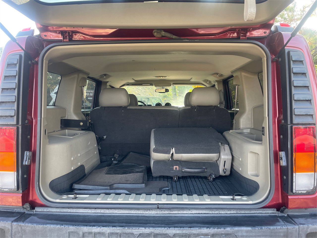 Used 2003 HUMMER H2 w/ Preferred Equipment Group image 13