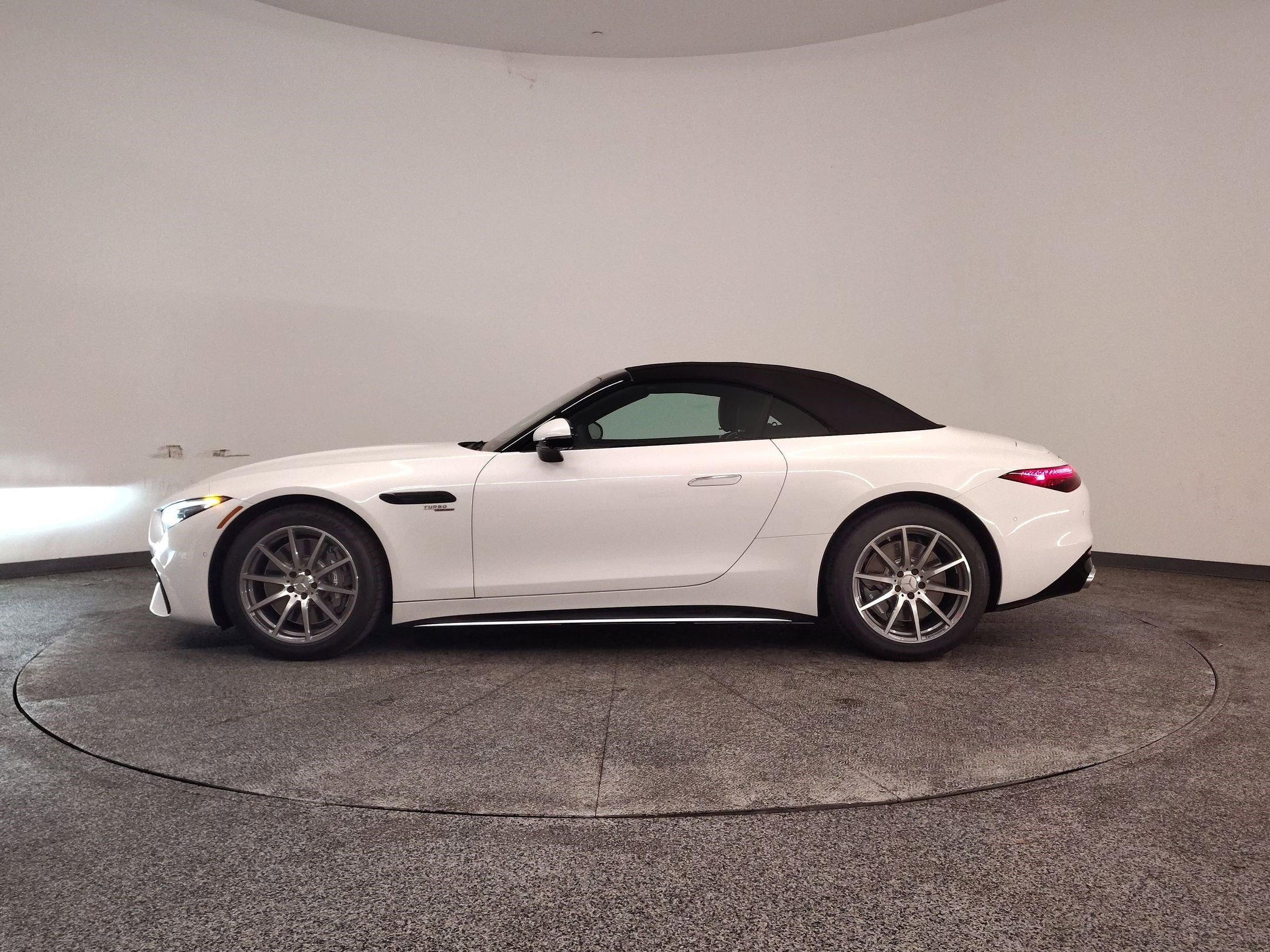 New 2026 Mercedes-Benz SL 43 AMG image 2