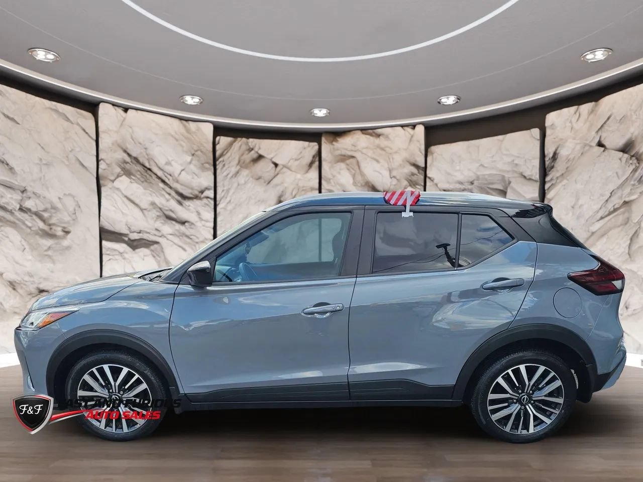 Used 2022 Nissan Kicks SV FWD image 5