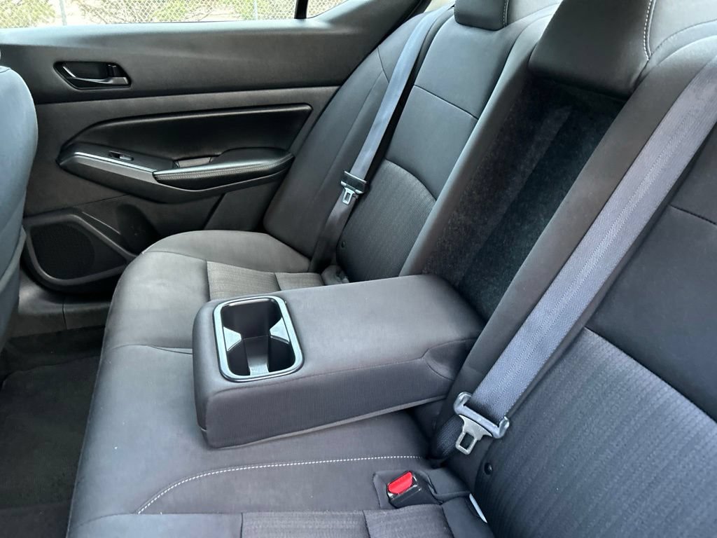 Used 2024 Nissan Altima 2.5 SV FWD image 34