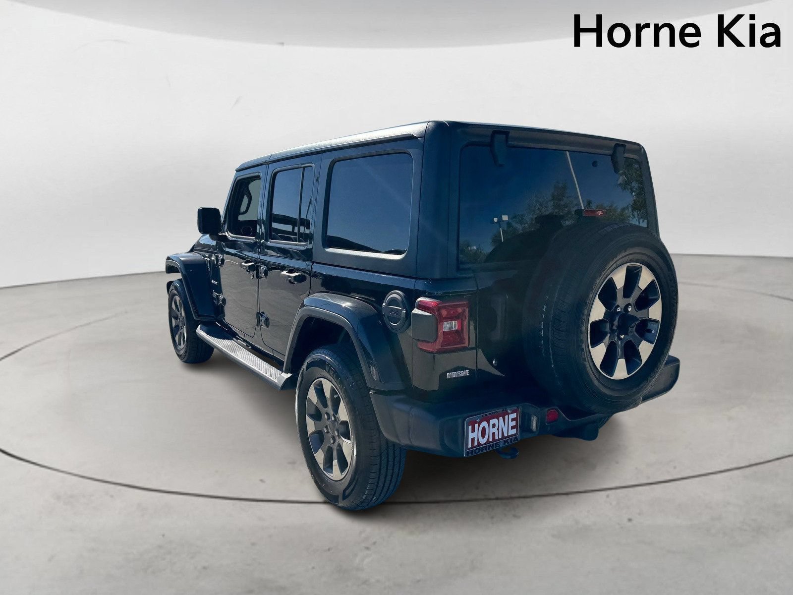 Used 2018 Jeep Wrangler Unlimited Sahara AWD/4WD image 5