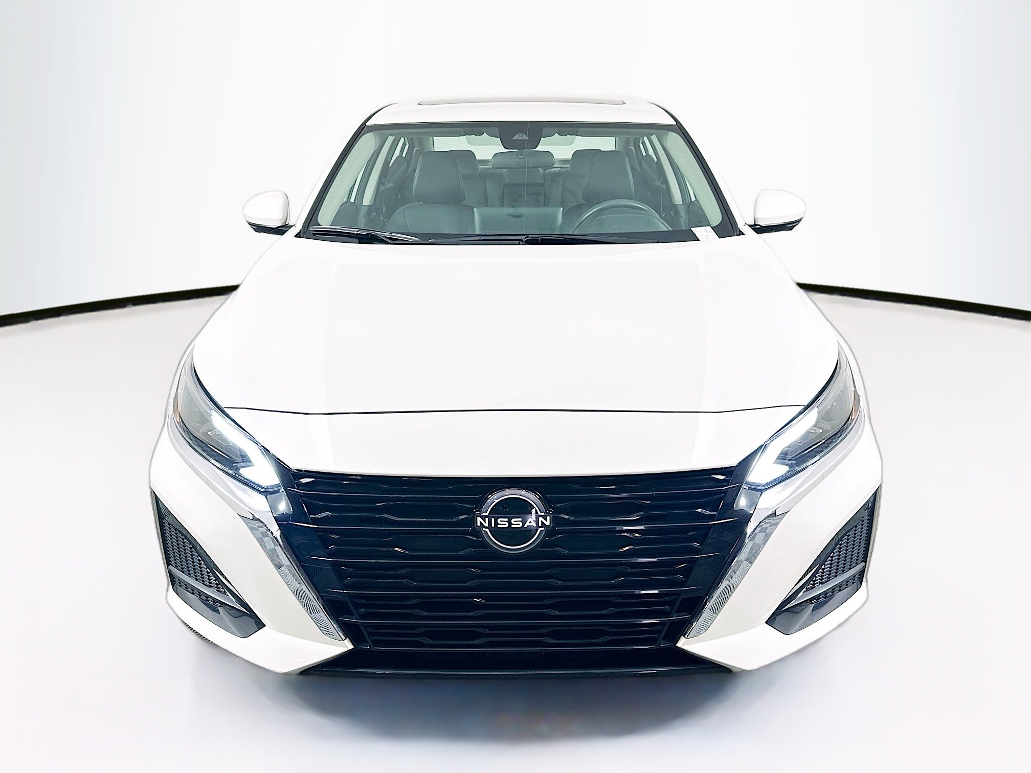 Used 2023 Nissan Altima 2.5 SL image 2