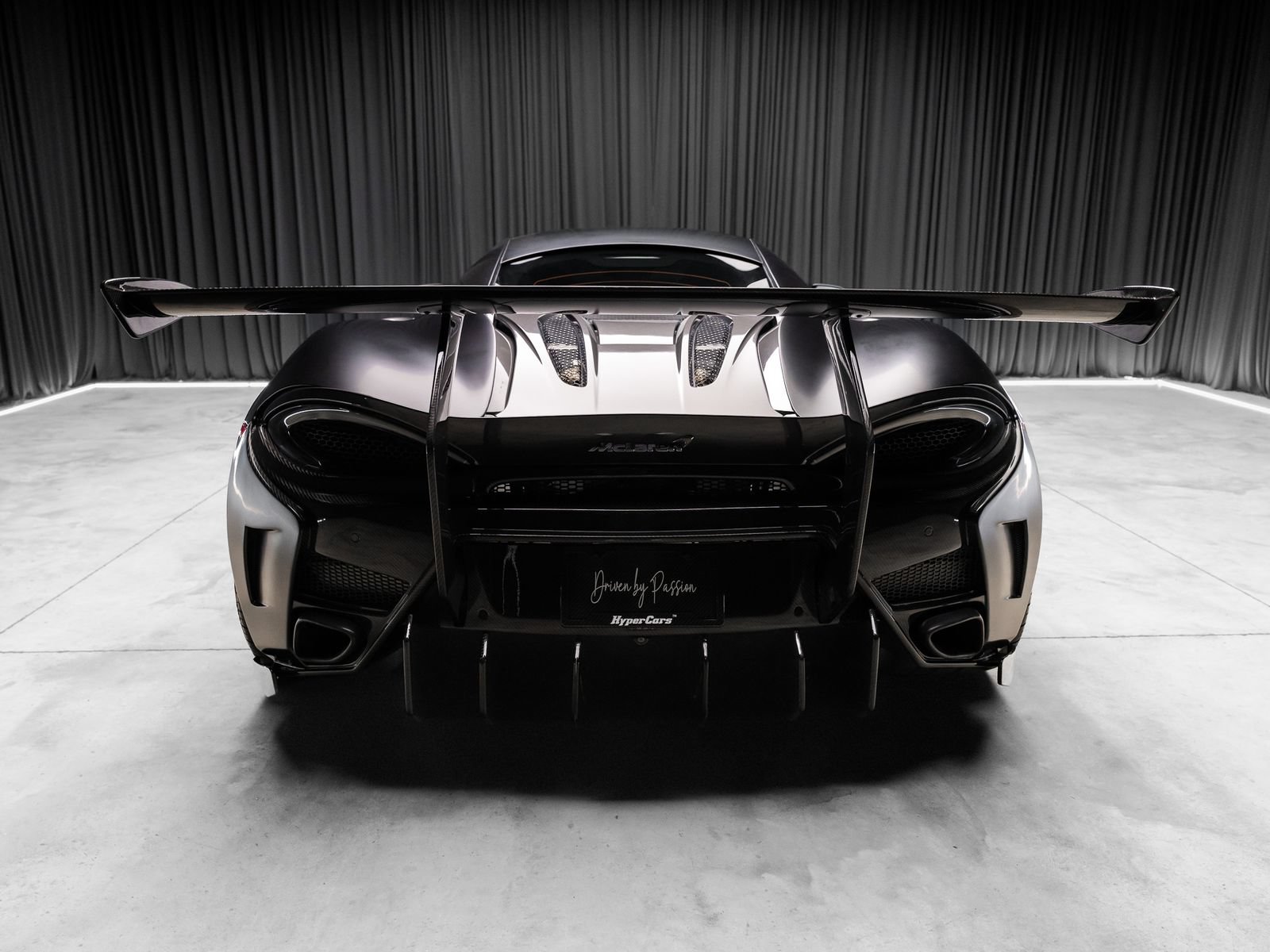Used 2016 McLaren 570S Coupe RWD image 14