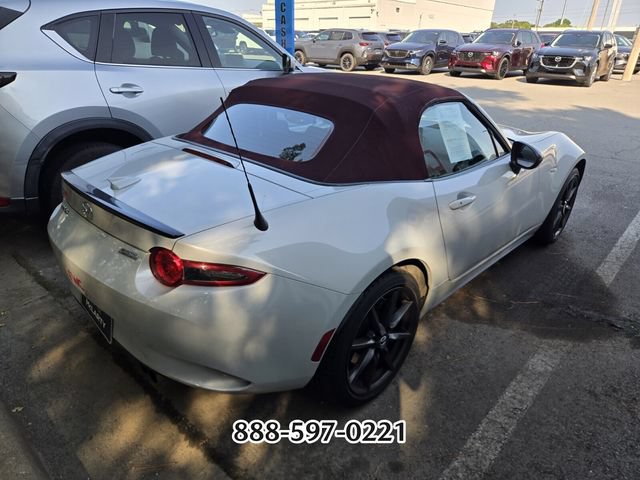 Used 2018 MAZDA MX-5 Miata Club RWD image 6