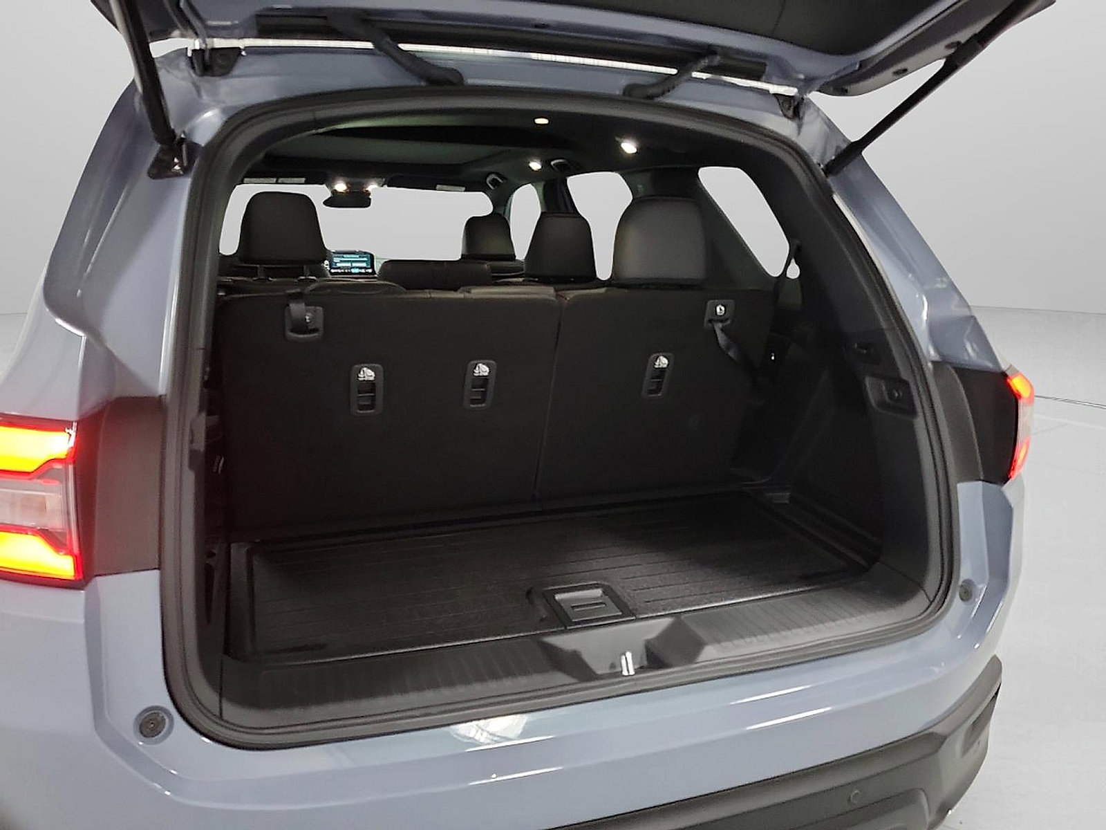Used 2025 Honda Pilot Black Edition image 7