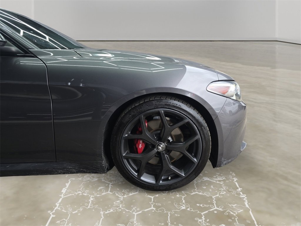 Used 2021 Alfa Romeo Giulia Ti w/ Nero Edizione image 13