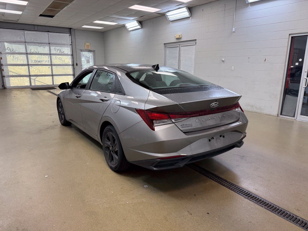 Used 2021 Hyundai Elantra SEL FWD image 7