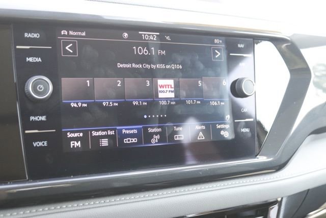 Used 2024 Volkswagen Taos SEL image 25