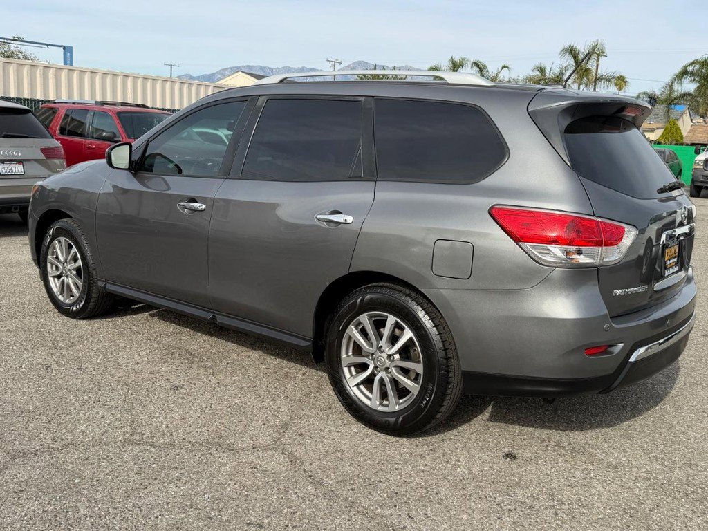 Used 2015 Nissan Pathfinder SV image 9