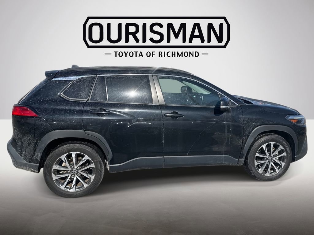 Used 2022 Toyota Corolla Cross XLE image 8