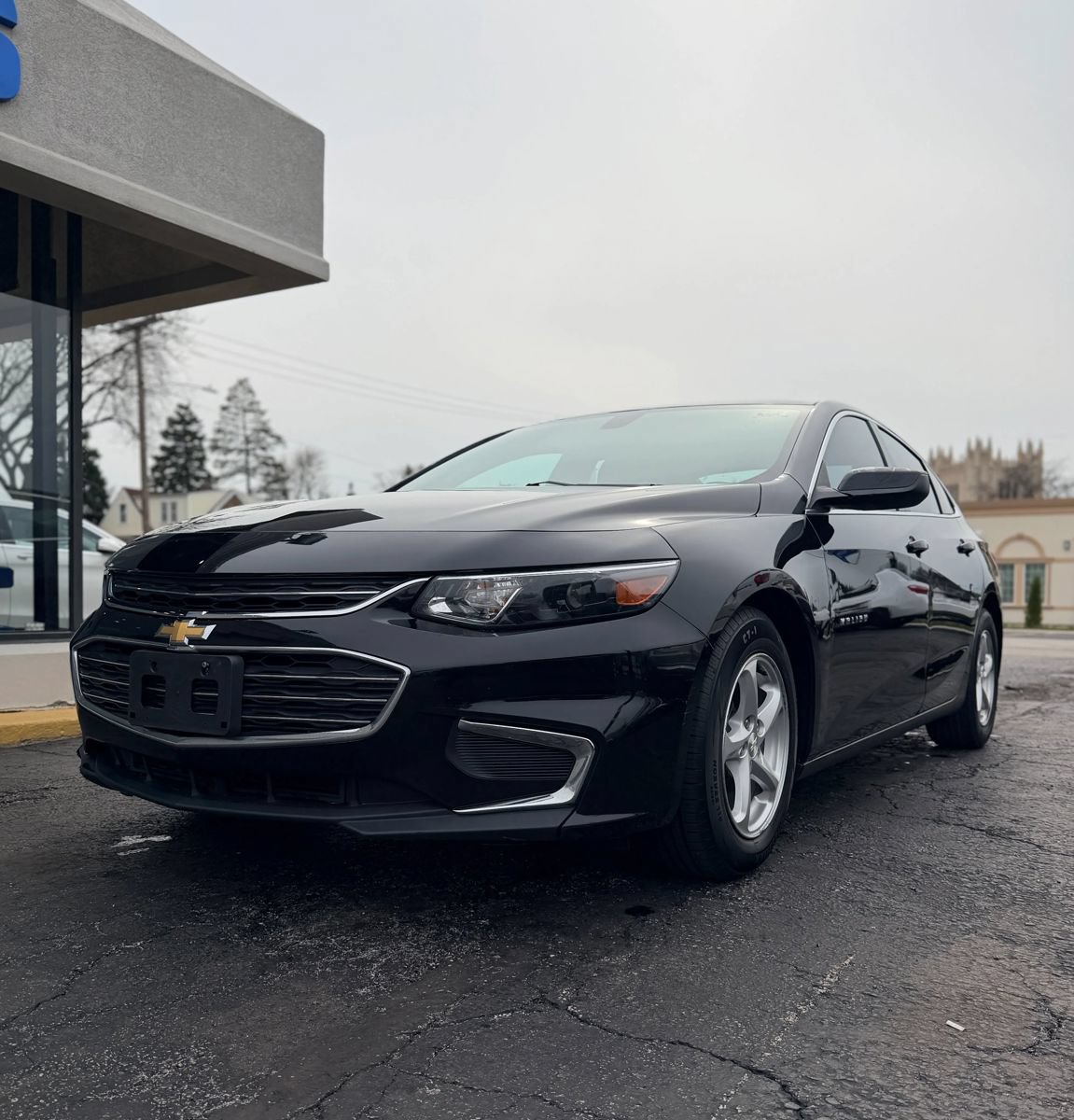 Used 2017 Chevrolet Malibu LS FWD image 1