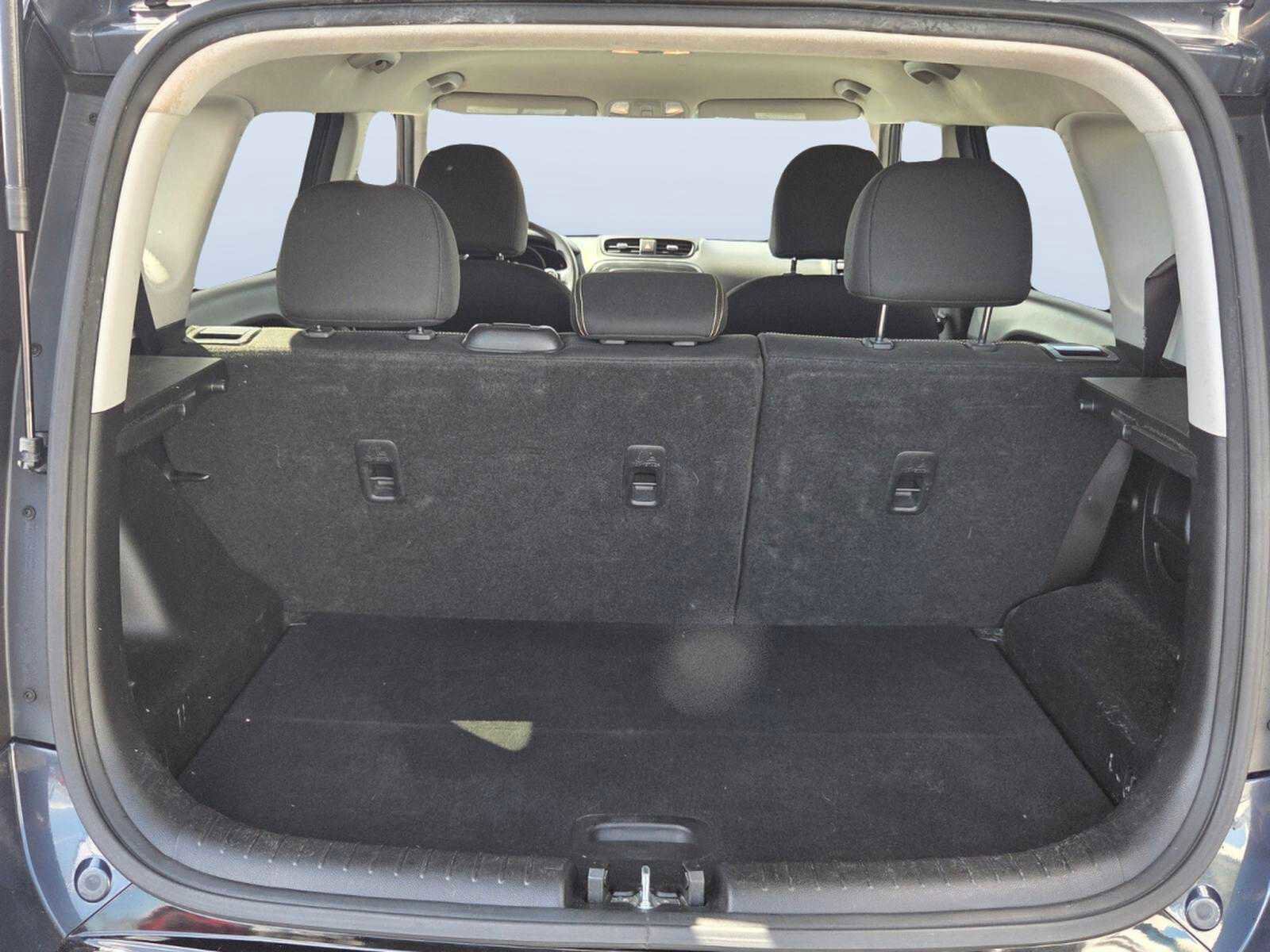 Used 2016 Kia Soul + FWD image 15