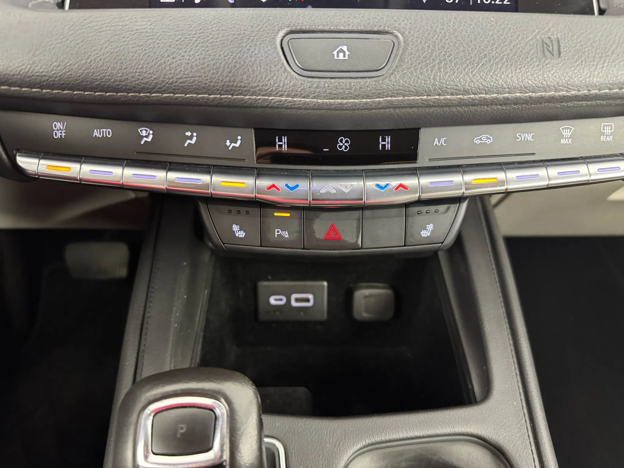 Used 2019 Cadillac XT4 Luxury w/ Cold Weather Package image 18
