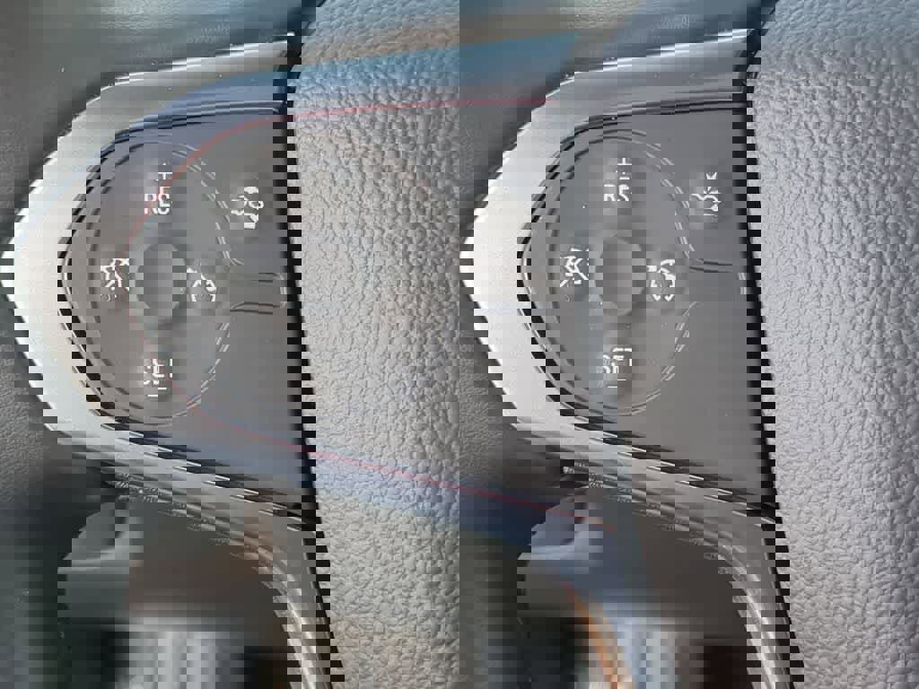 Used 2024 Chevrolet Traverse LT image 24