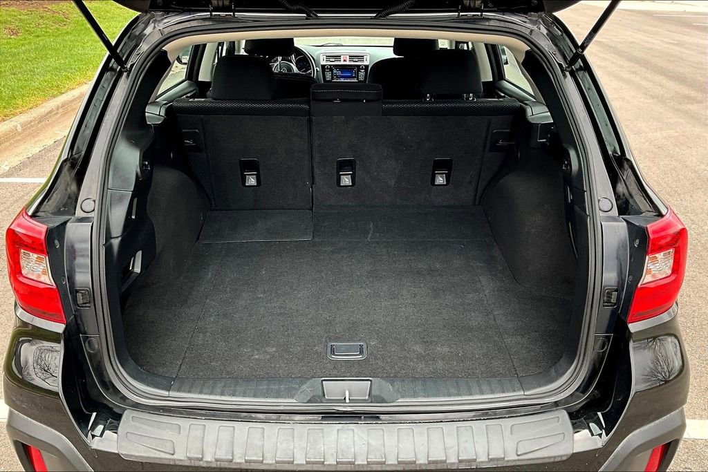 Used 2019 Subaru Outback 2.5i image 7