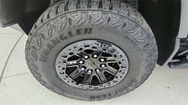 Used 2024 GMC Hummer EV 3X w/ Omega Edition image 59