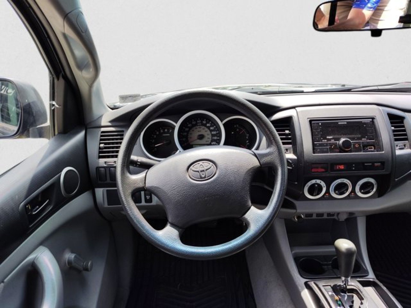 Used 2011 Toyota Tacoma 4x4 Regular Cab image 12