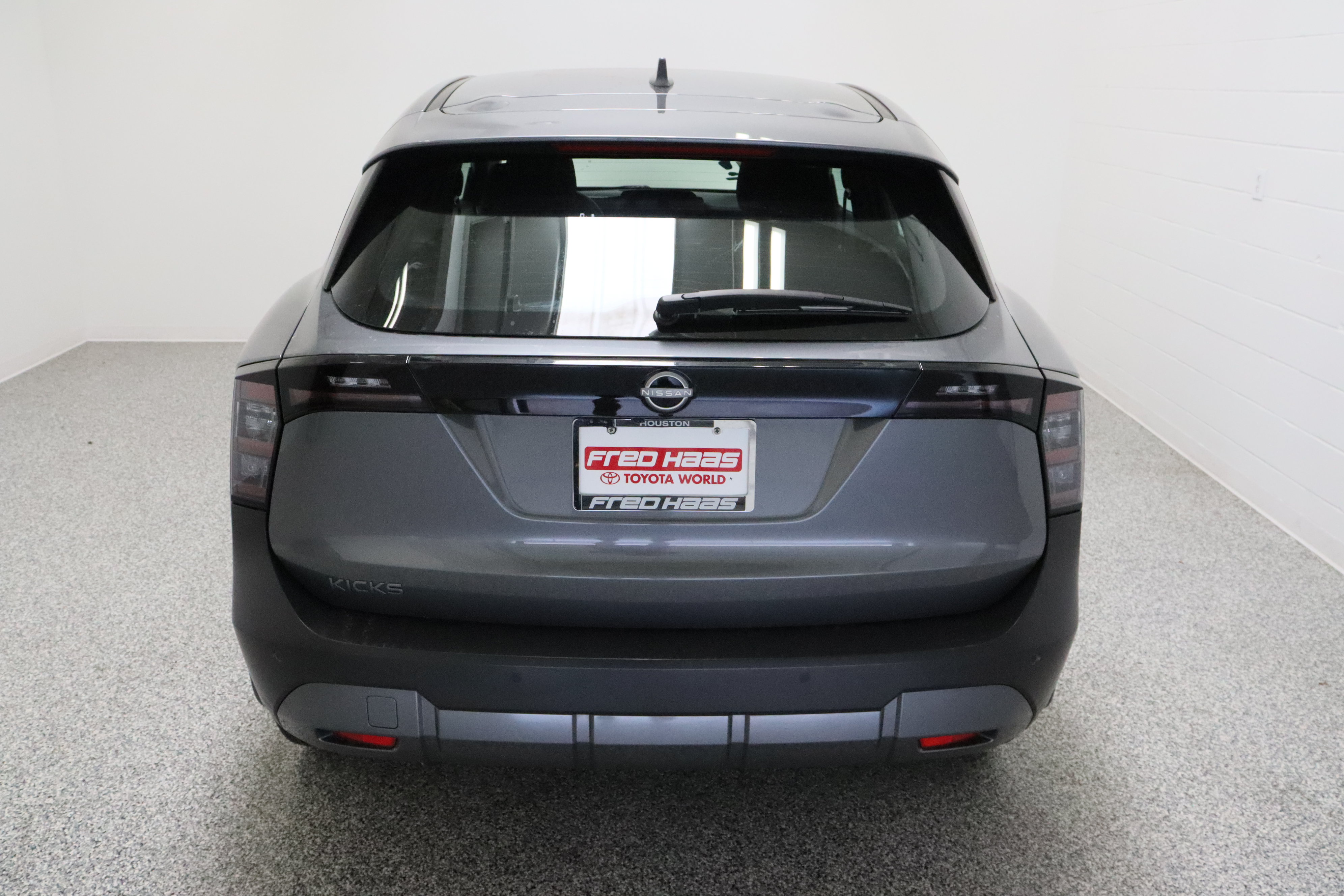 Used 2025 Nissan Kicks S FWD image 8