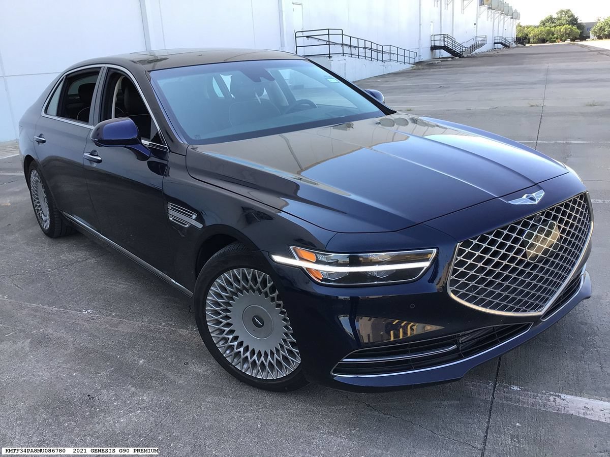 Used 2021 Genesis G90 3.3T Premium RWD image 4
