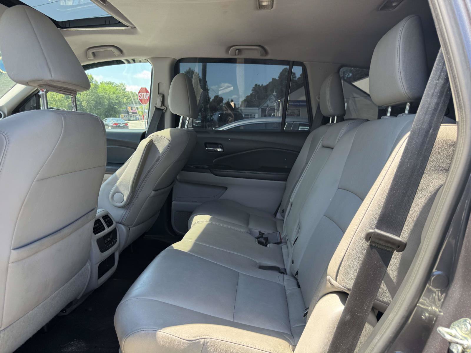 Used 2017 Honda Pilot EX-L image 8