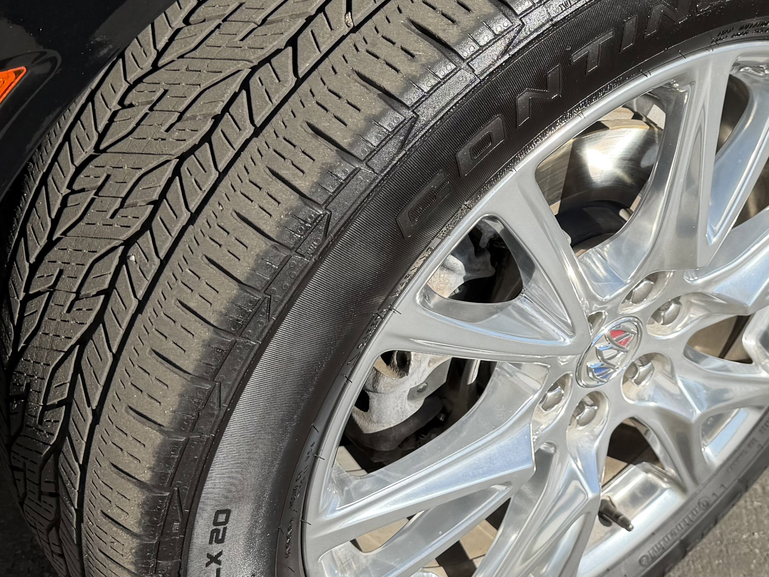 Used 2024 Buick Enclave Essence w/ Experience Buick Package image 16