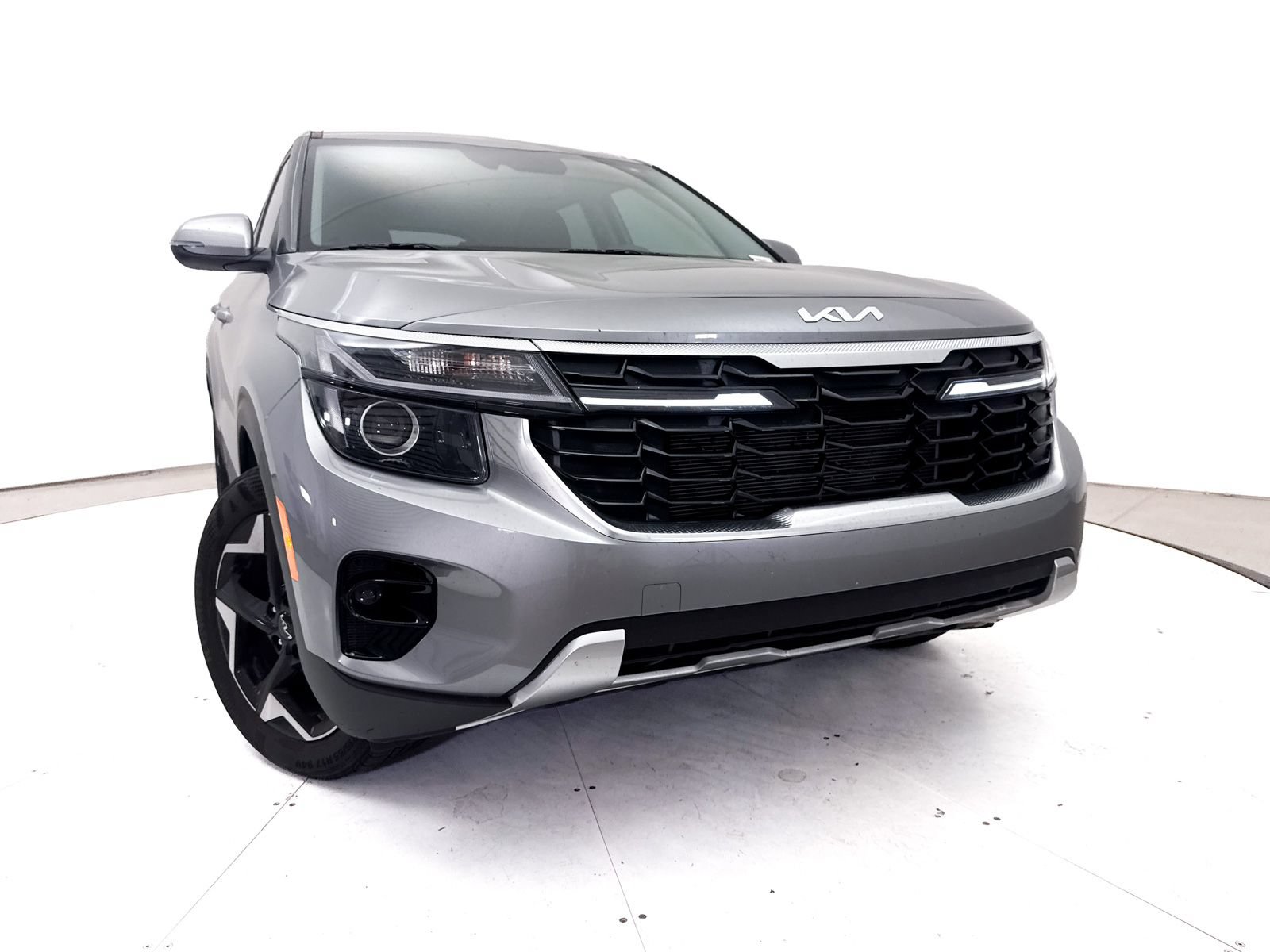Certified 2024 Kia Seltos EX FWD image 6