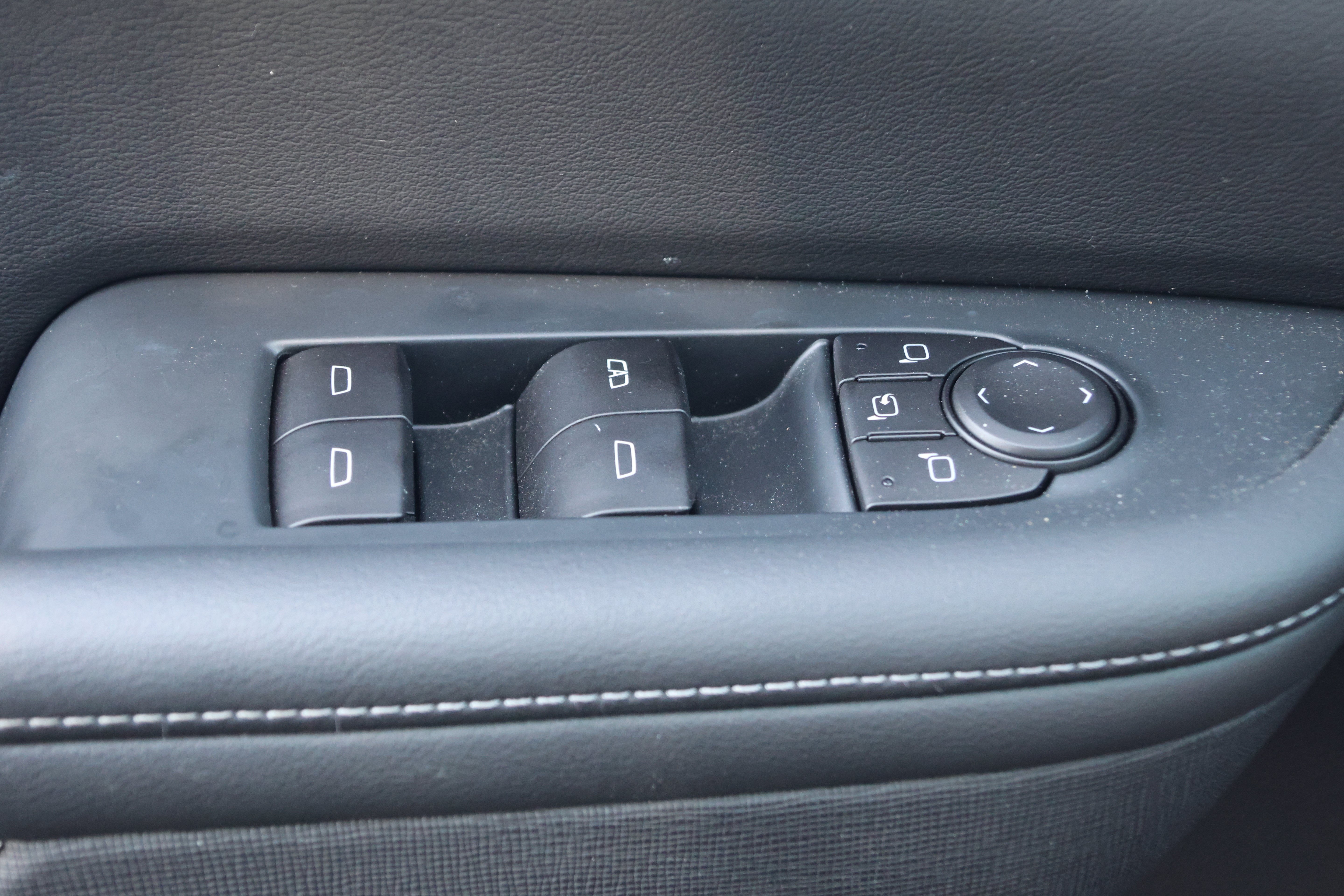 Used 2026 Buick Enclave Preferred w/ Power Package FWD image 14