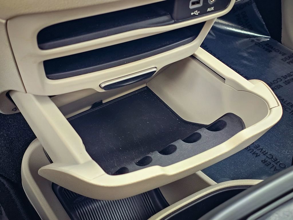 Used 2019 Chrysler Pacifica Limited FWD image 31