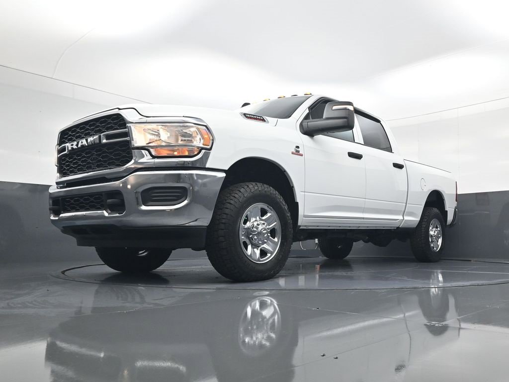 Used 2024 RAM 3500 Tradesman w/ Chrome Appearance Group image 19