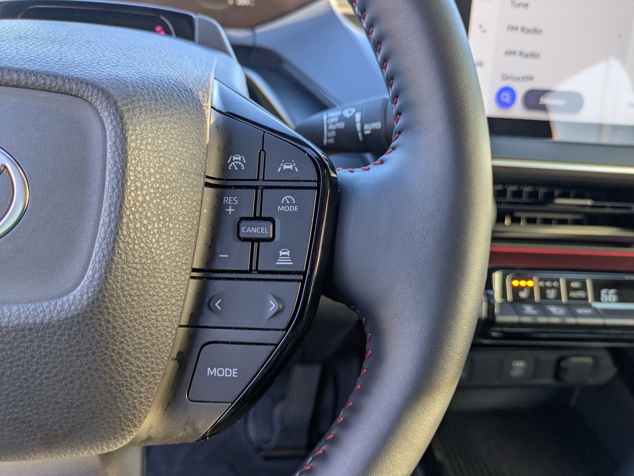 Used 2025 Toyota Prius Plug-In Hybrid image 19