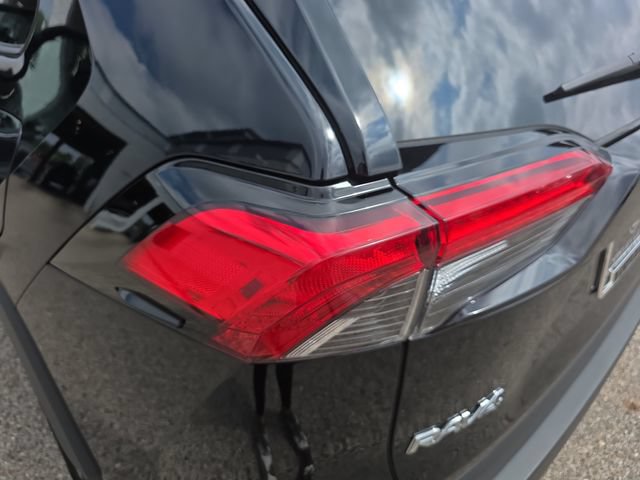 Used 2023 Toyota RAV4 XLE Premium AWD/4WD image 34